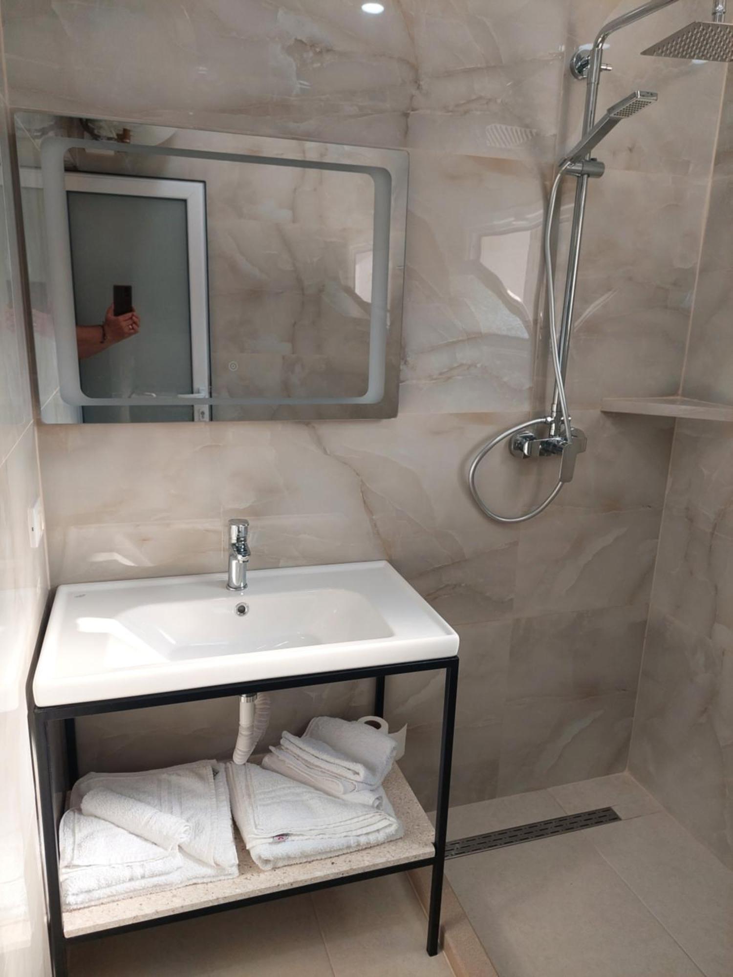Vlorë Sole Inn מראה חיצוני תמונה